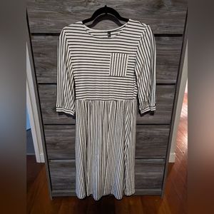 Striped 3/4-sleeve casual dress